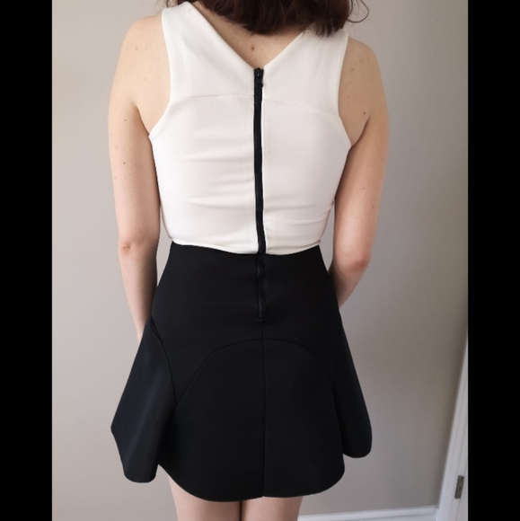 Black and white mini scuba dress - Picture 3 of 3